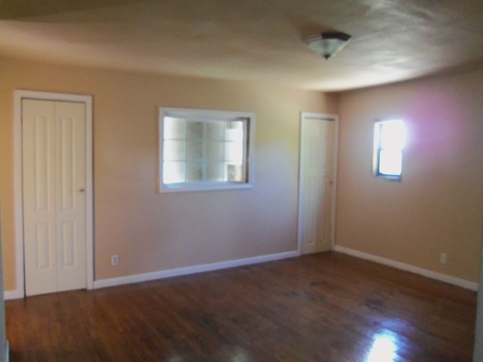 2nd image of 2241 Market Ave