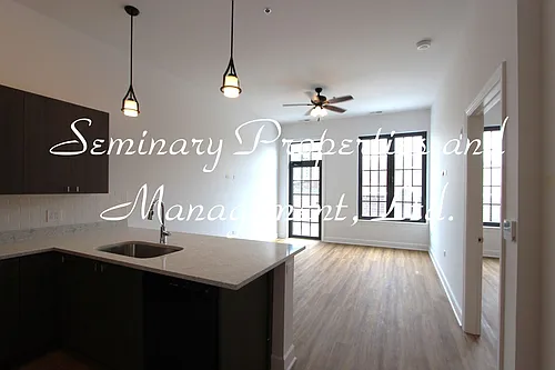 3160 N Broadway Photo 1