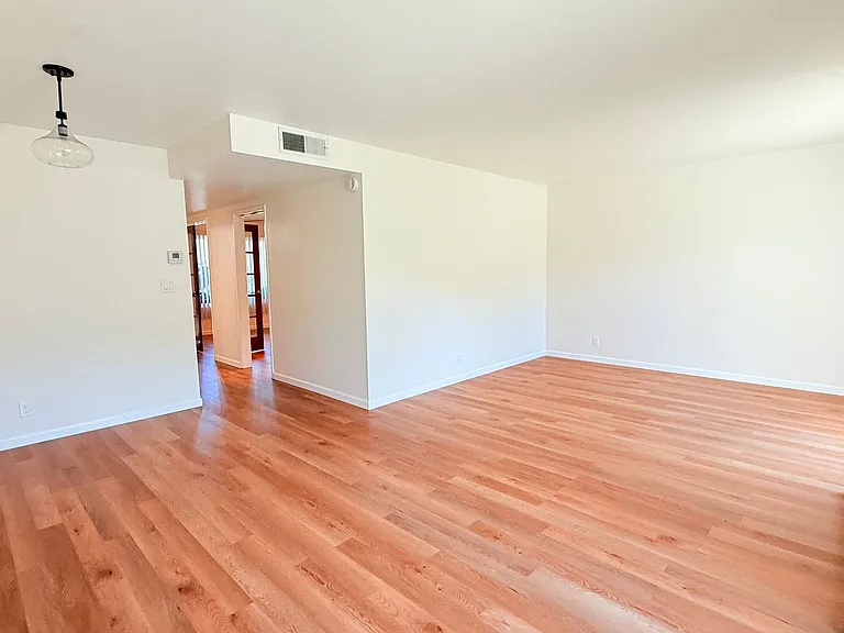 1033 Fontana Dr — Photo 9
