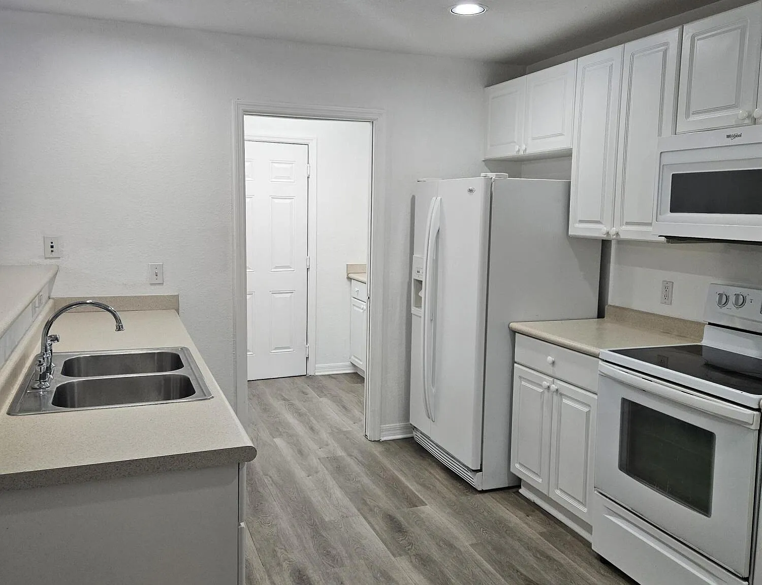 2 bed, 2.0 bath, 1330 sqft, $1,900 — Photo 4