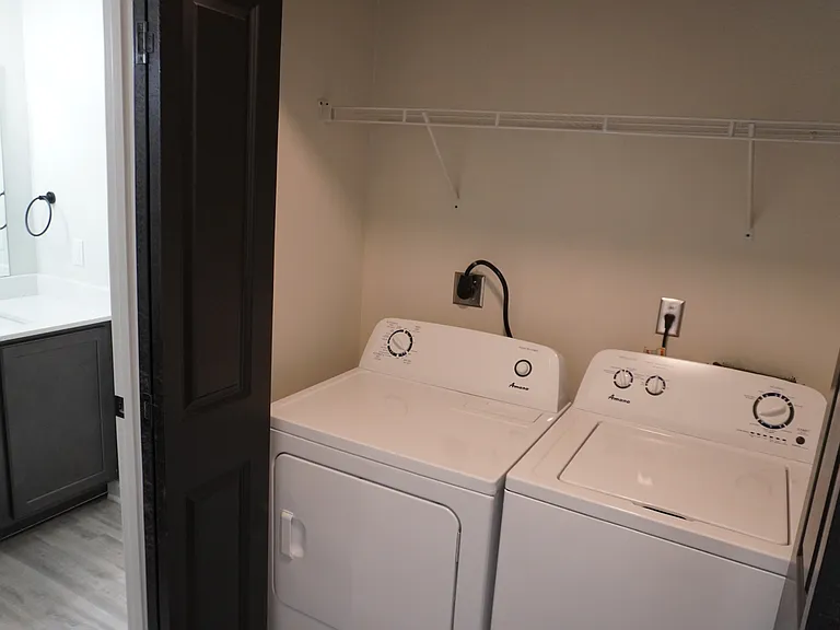 The Mayfair Apartment Homes — Photo 11