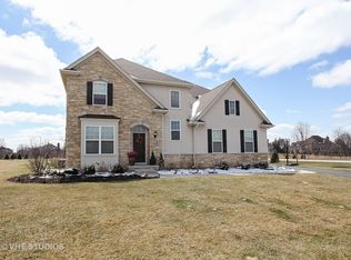 6 Stoney Ridge Ct, Hawthorn Woods, IL 60047
