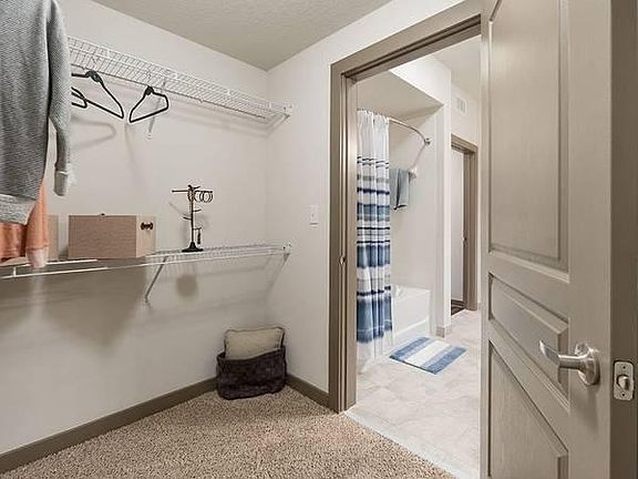 4th image of 2105 Pimlico Ct