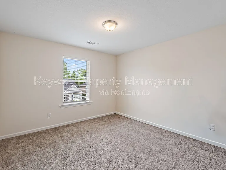 585 Hampton Dr — Photo 28