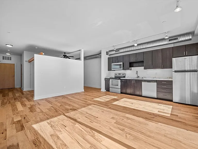 219 Carron St #203 — Photo 6