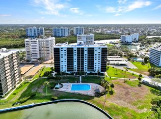 11 Bluebill Ave APT 1005, Naples, FL 34108