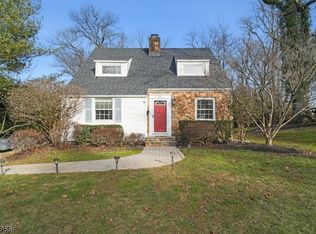 95 Sycamore Ave, Berkeley Heights, NJ 07922