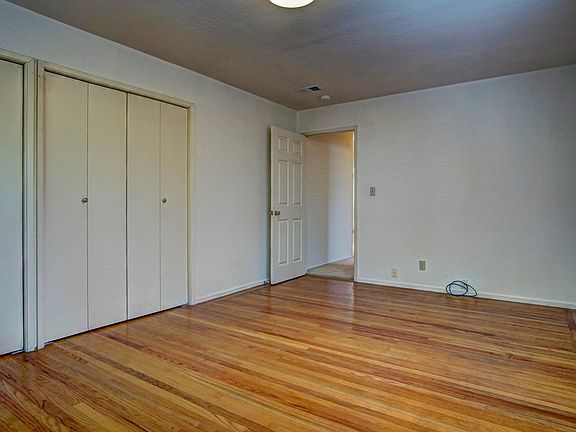 3rd image of 1085 W McKinley Ave