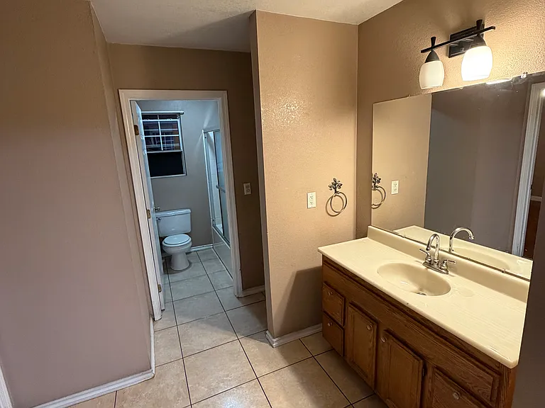 354 S Ferris Ave — Photo 5