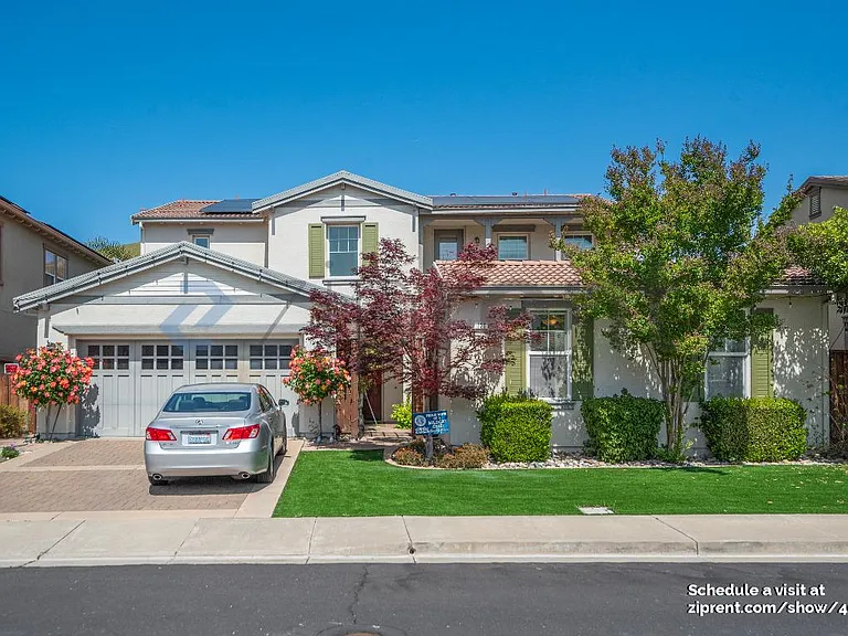 130 Avalon Ct #1 — Photo 1