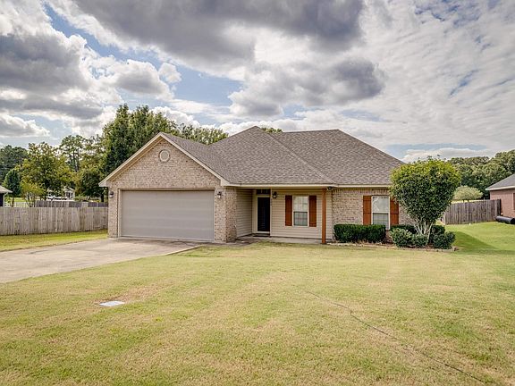 3rd image of 105 Curry Creek Dr