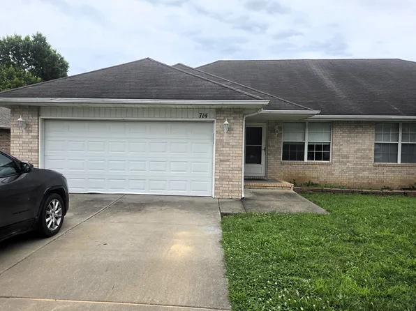 714 W Foxx Dr, Nixa, MO 65714
