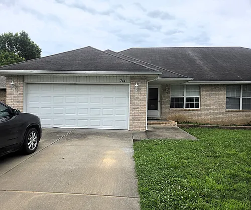 714 W Foxx Dr Photo 1
