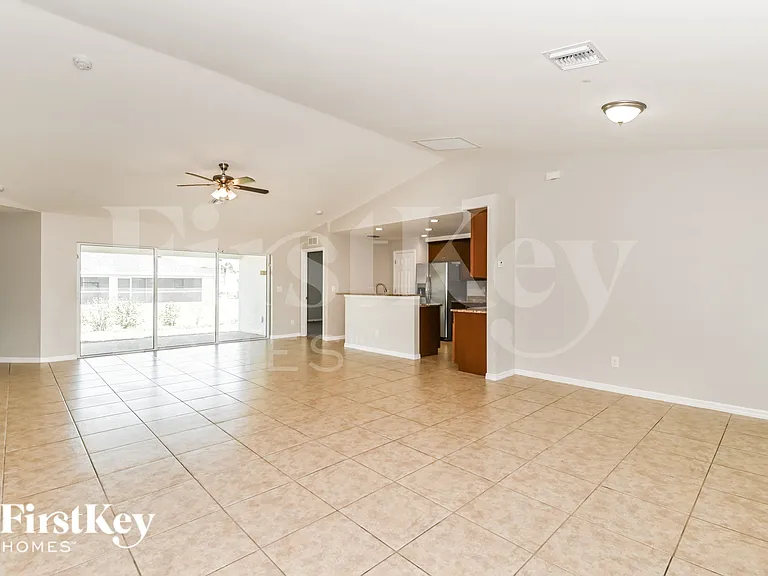 2934 NW 3rd Pl — Photo 5