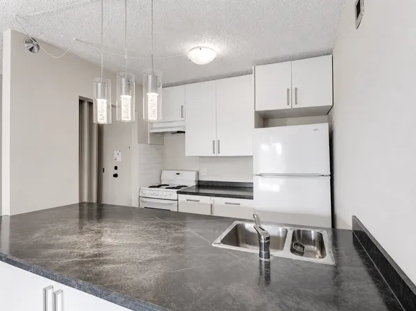 221 6th Ave SE, Calgary, AB