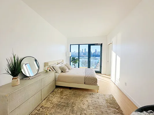 Sold by United Real Estate Fortune | media 9