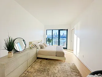 Sold by United Real Estate Fortune