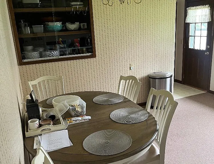 1802 Hancock Ln — Photo 3