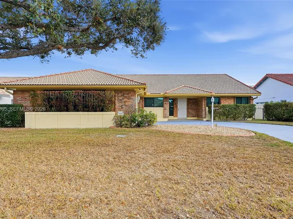 5250 King Arthur Ave, Davie, FL 33331