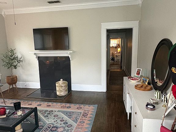 4th image of 417 Gladstone Blvd