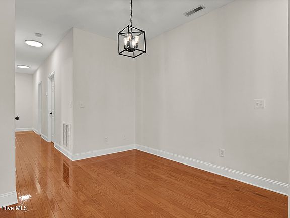 3rd image of 405 S 6th Street #4