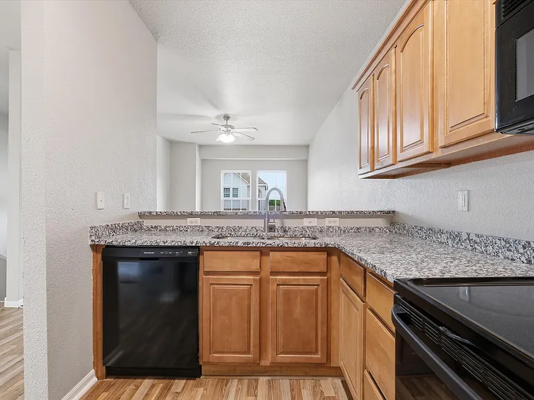 10341 Parkview Ave — Photo 15