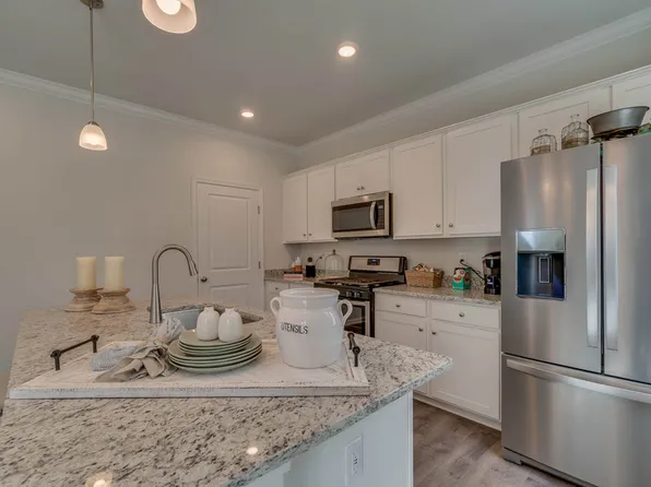2397 Tate Farm Ln, White House, TN 37188