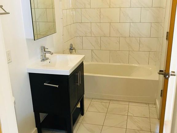 4th image of 418 N 25th St APT 250