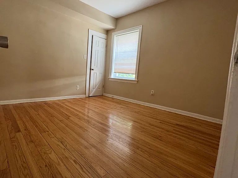 8124 S Maryland Ave #3 — Photo 3