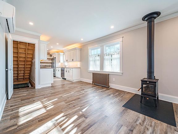 4th image of 155 W Johnson Ave