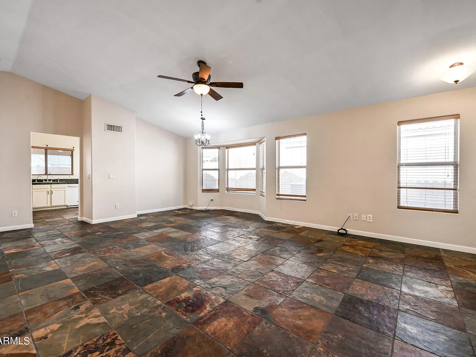 3 bed, 2.0 bath, 1309 sqft, $2,200 — Photo 3