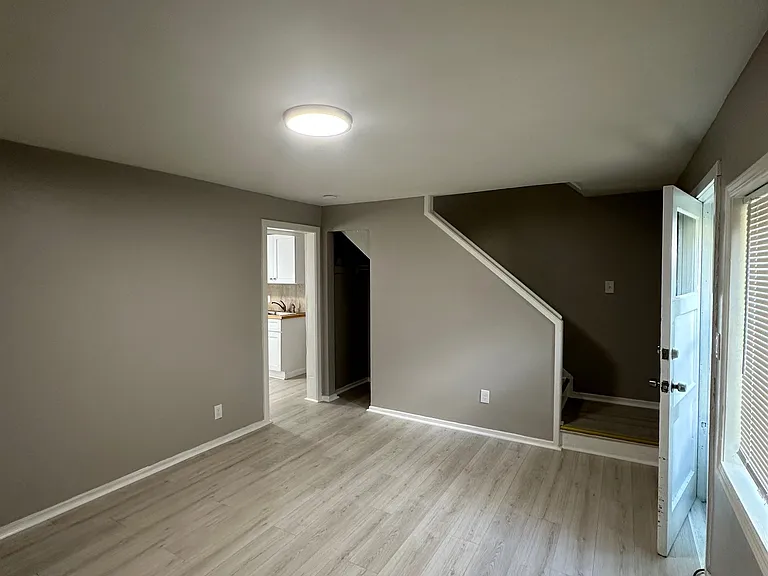 33119 Alberta Ct — Photo 7
