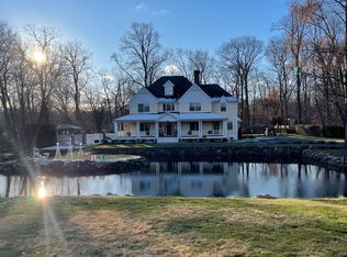 208 Ponus Rdg, New Canaan, CT 06840