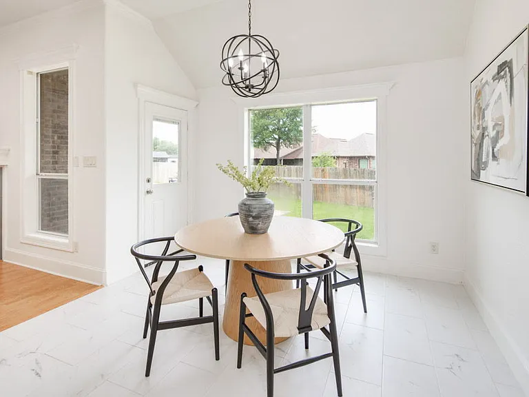 1203 Beacon Ct — Photo 8