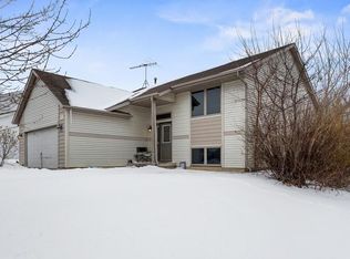 121 Hastings Way SW, Poplar Grove, IL 61065