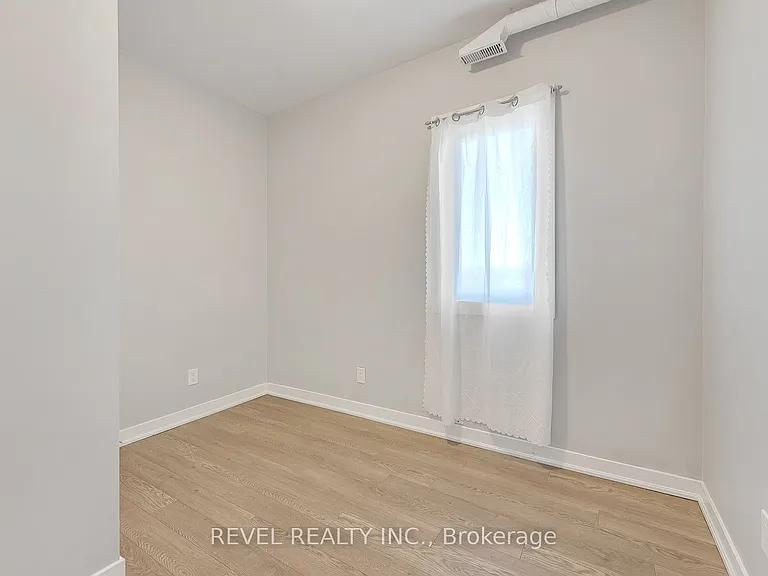 657 Barton St E #302 — Photo 27