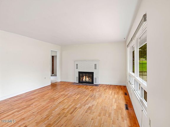 4th image of 309 N 26th Ave