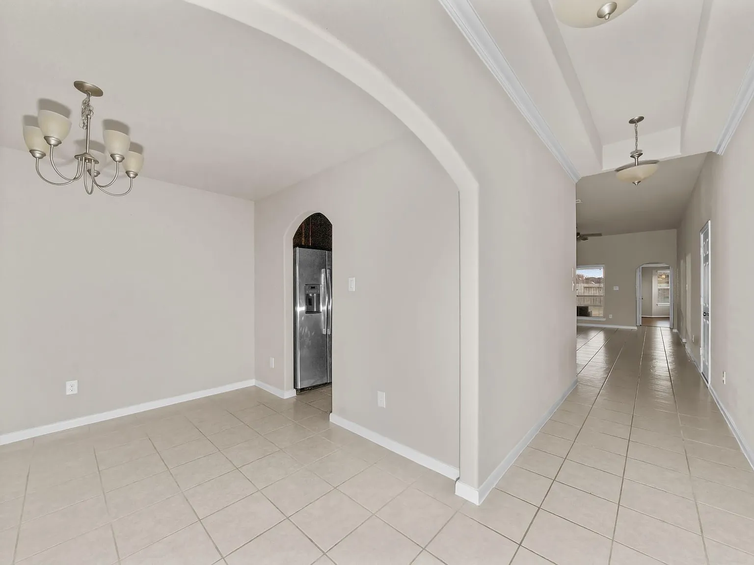 3 bed, 2.0 bath, 1552 sqft, $2,100 — Photo 3