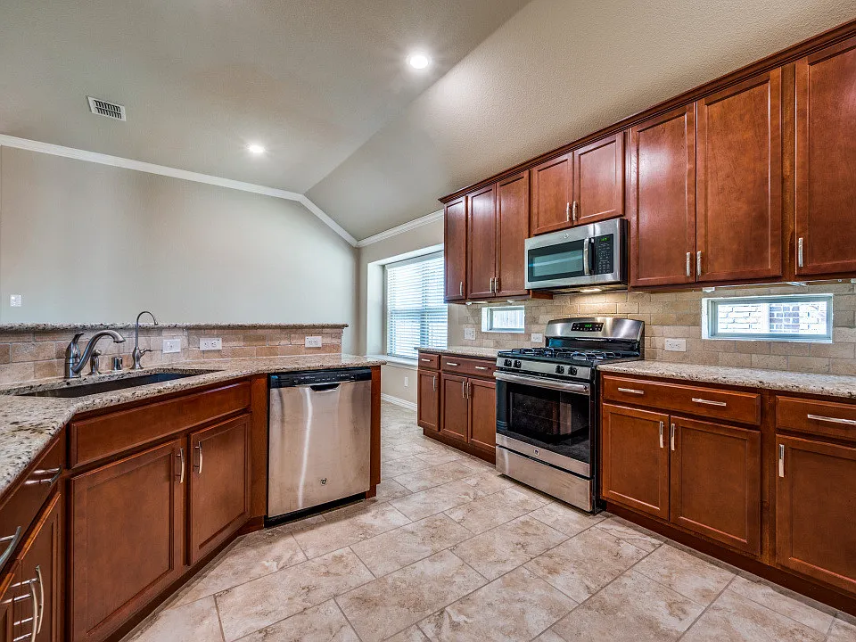 16708 Central Garden Ln