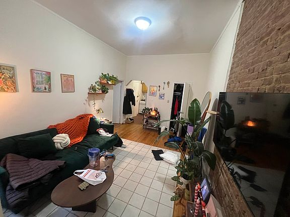 2nd image of 147 W 78th St #3