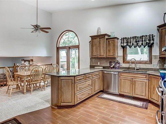4th image of 212 Denwood Trl