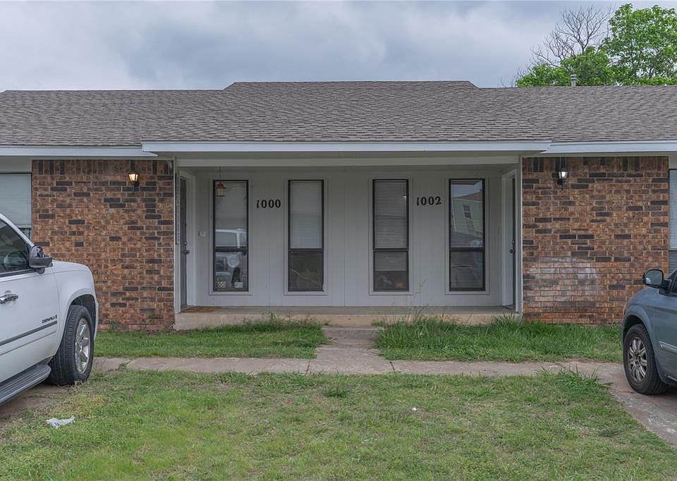 1st image of 1000 Acacia Cir