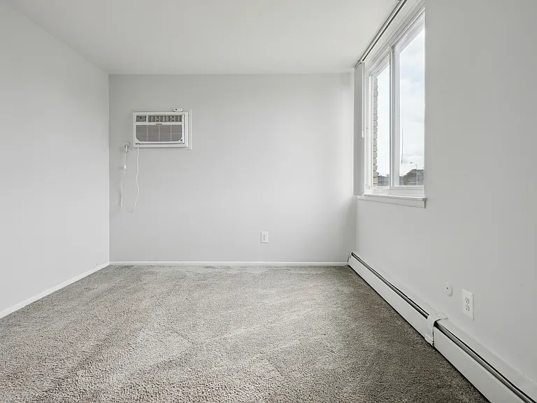 Fox Pointe Apartments — Photo 27