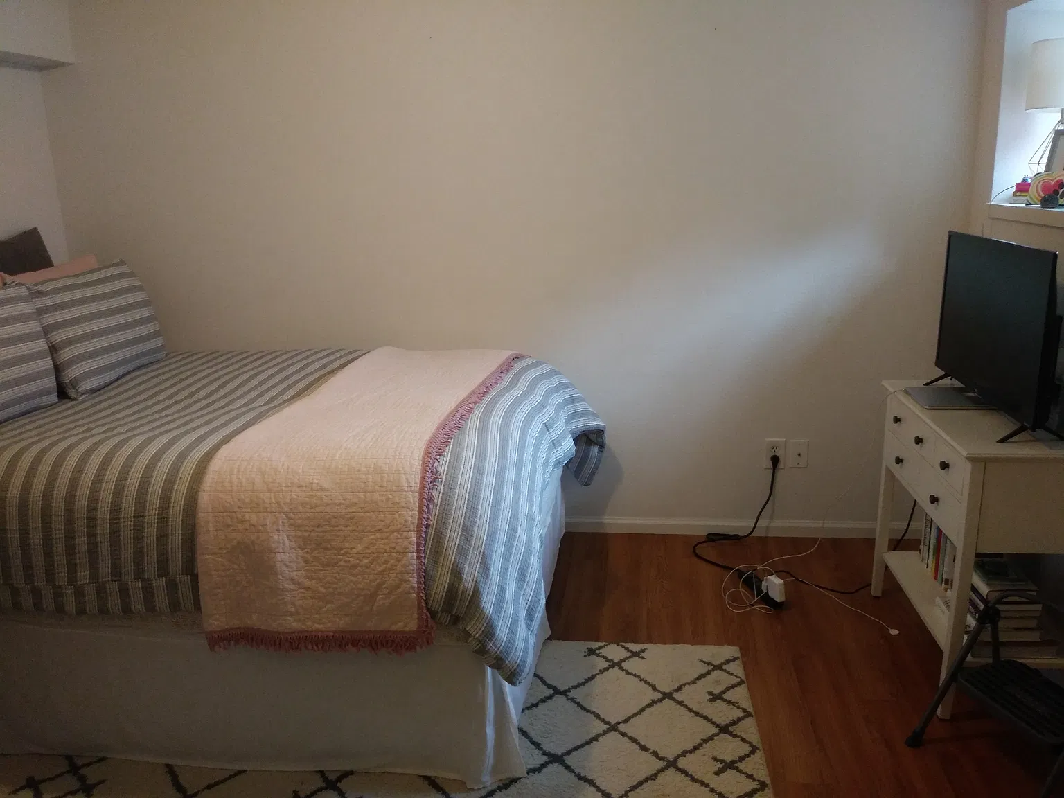 1 bed, 1200 sqft, $725 — Photo 2