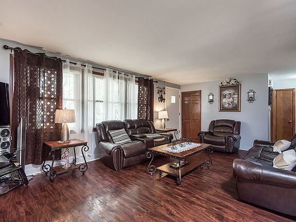 4th image of 4006 Park Ave