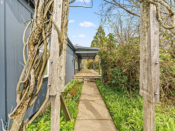 4th image of 86313 Sanford Rd