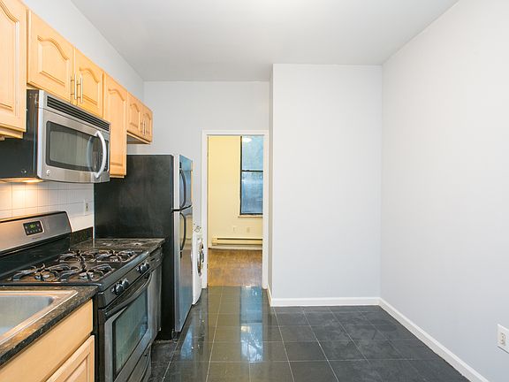 2nd image of 328 W 49th St #1FE1
