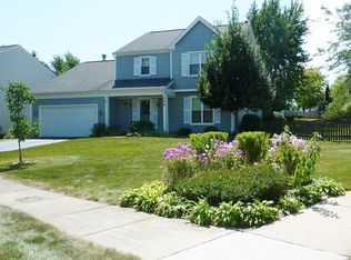 850 Hawk Ln, Carol Stream, IL 60188