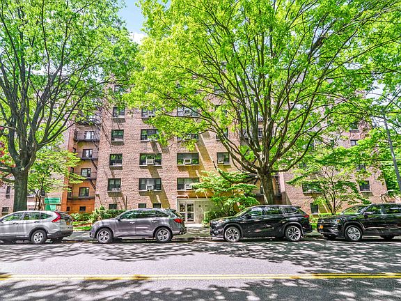2nd image of 3130 138th St APT 3H