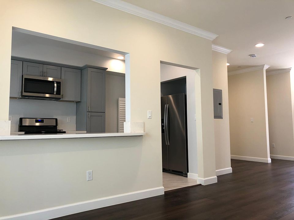 1st image of 1137 Melrose Ave #2
